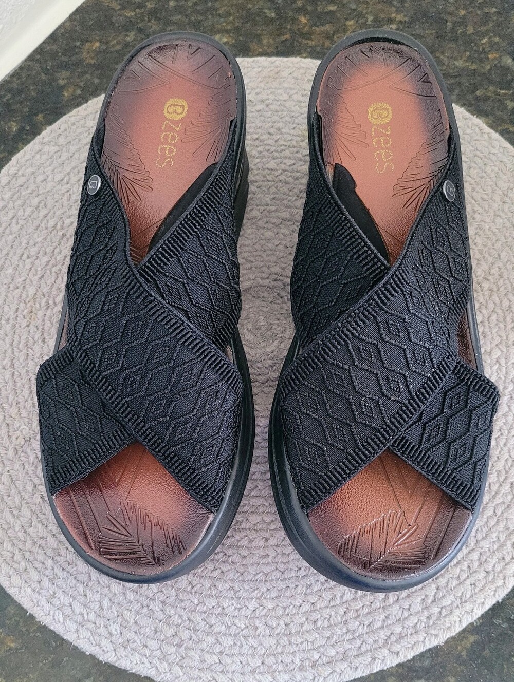 Bzees Women’s Black Cross‑Strap Comfort Sandal